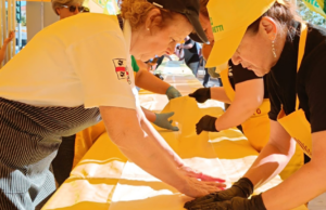 Ad Alghero sgretolato il record della seada più lunga del mondo