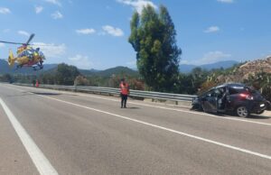 Fuori strada con l’auto sulla 125 var: pensionato in codice rosso