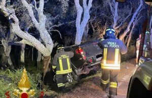 Monti-Berchidda: fuori strada col pickup, finisce contro un albero