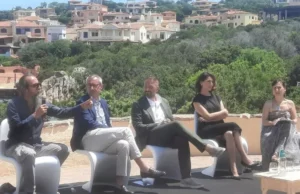 Eolico, l’appello in lacrime di Caterina Murino: “Fermare la speculazione”