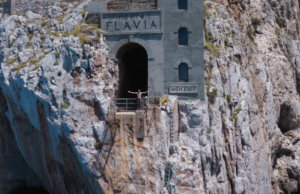 Porto Flavia, in Sardegna i tuffi dei campioni del mondo