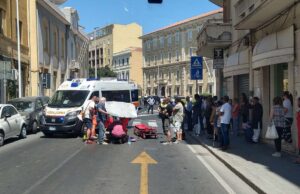 Cagliari, donna investita in via XX Settembre: traffico in tilt