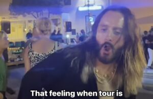 Jared Leto scatenato nei balli in piazza a Palau