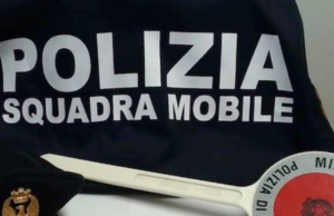 Cagliari, market della droga in casa: mamma e figlia in manette