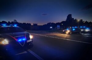 Si abbassa i pantaloni di fronte a minorenni: arrestato a Cagliari