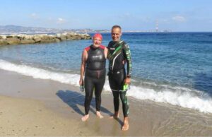 Ipovedente attraversa lo Stretto di Messina, un sardo accompagna l’impresa