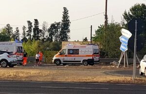 Scontro tra due auto sulla 130: due persone ferite, traffico in tilt