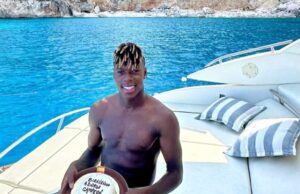 Nico Williams, la stella della Spagna campione d’Europa è in vacanza in Sardegna