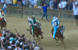 Palio di Siena, trionfo di Carlo Sanna per la contrada dell’Onda