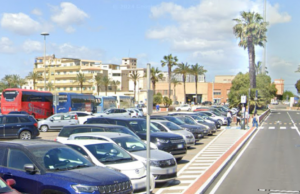 Paura a Cagliari: donna insultata in centro per un parcheggio