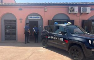 Flumini di Quartu, litiga sul bus e minaccia con un martello: arrestato un 52enne