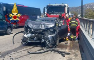 Olbia, brutto schianto tra vettura e bus: una donna in ospedale incidente olbia
