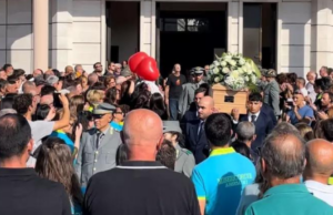 Lacrime ad Assemini: folla per i funerali di Michele Murenu