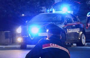 Si schianta su un’auto per evitare il gregge: motociclista in codice rosso