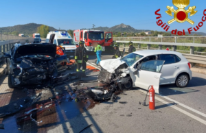 Pauroso scontro frontale a Olbia: feriti i conducenti