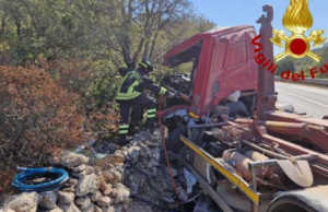 Tragico scontro ad Arzachena: autista del camion perde la vita