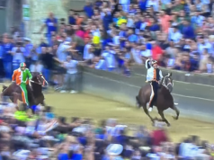 Palio di Siena, festeggia Silanus: trionfa Dino “Velluto” Pes