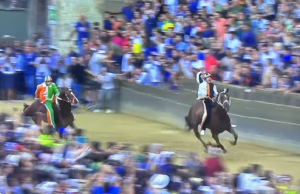 Palio di Siena, festeggia Silanus: trionfa Dino “Velluto” Pes