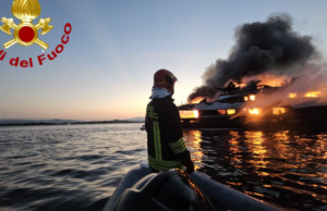 Tragedia sfiorata a Olbia: divampa incendio su uno yacht