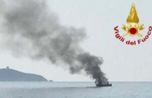 Teulada, barca a fuoco nel porto: scongiurato pericolo per le altre imbarcazioni