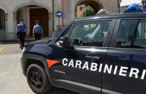 Sant’Antioco, minaccia i familiari e spintona i Carabinieri: arrestato un 53enne