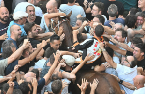 La rivincita di Dino Pes: il fantino tornava al Palio dopo 7 anni