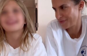 Maestra Elisabetta Canalis: insegna l’italiano alla figlia elisabetta canalis skyler eva