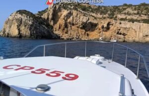 Alghero, gommone incagliato sul fondale: 5 turisti salvati capitaneria alghero