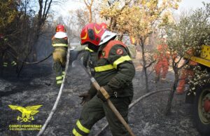 Sardegna, altri 5 incendi: squadre in azione a Orune