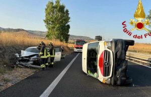 Sassari, incidente con ribaltamento sulla E25: due veicoli coinvolti