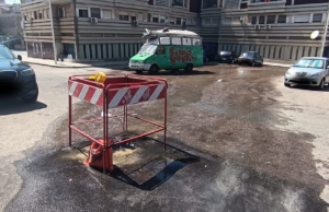 Cagliari, copiosa perdita d’acqua da 10 giorni: residenti disperati