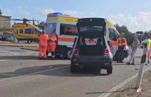 Decimomannu, tremendo scontro tra auto: una donna in codice rosso