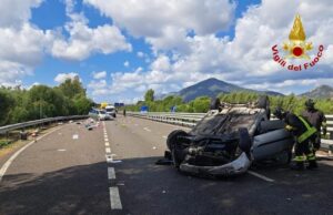 Tremendo incidente sulla 130: travolto un uomo e la sua auto