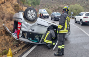 Lanusei,  paura per una donna: si ribalta con l’auto