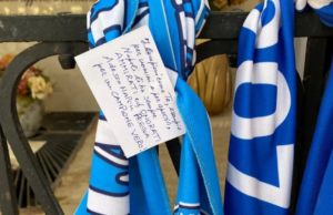 Gigi Riva, spunta sciarpa del Napoli: “Ti abbiamo sempre ammirato”