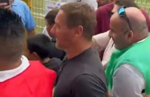 A Olbia spunta Francesco Totti (con Noemi): tifosi impazziti