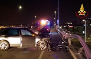 Asse mediano Cagliari, si stacca il guard-rail: auto rischia di precipitare