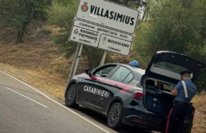 Villasimius, follia in un locale: cameriere minaccia un collega con un coltello