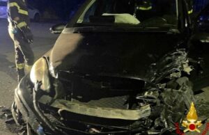 Santa Giusta, terribile scontro tra auto: una persona portata in ospedale