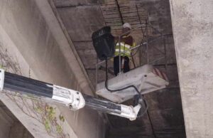 Cagliari, cadono calcinacci dal cavalcavia: lavori d’emergenza in via Torricelli