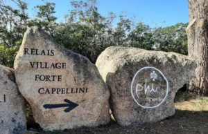 Baja Sardinia, 28enne sbatte la testa dopo una spinta: è in coma