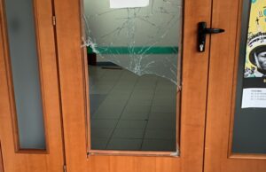 Cagliari, vandalizzata la sede del Pd in via Emilia | Todde: “Atto vile”