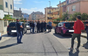 Strage di Nuoro, il figlio 14enne non sa ancora dei familiari | Si cerca il movente