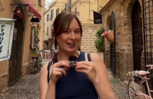 “Il mare più bello della mia vita”: l’isola strega la youtuber Raquel Anne