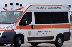 Paura a Elmas, 20enne cade dalla moto: è in gravi condizioni