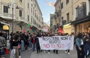 Caos a Cagliari: corteo pro-Palestina negato, grosse tensioni