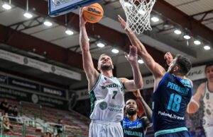 La Dinamo fatica ma trova conferme in Europa: Anwil battuto 69-66