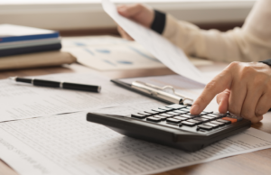 De Lisa: “La violenza finanziaria colpisce soprattutto le donne”