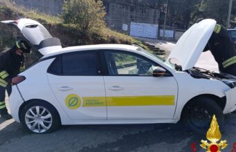 Paura a Bitti, auto vola nella strada sottostante: ferito un uomo