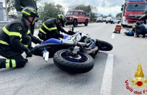 Tortolì, scontro violentissimo tra auto e moto: interviene l’elisoccorso